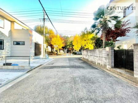 ���̑����n�@�O�ʓ��H6���I�z����ǍD�ȗ��n�ł��B
�Ԍɓ��ꂪ���ȕ������S�ł��ˁB