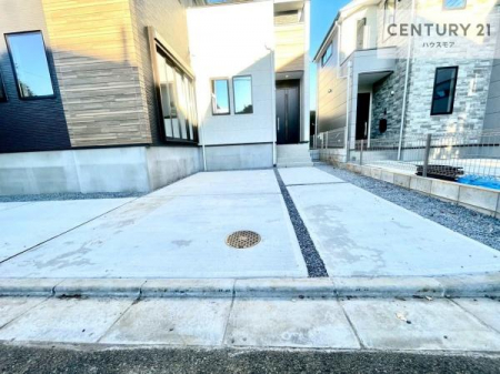 ���ԏ�@���ԃX�y�[�X��2�䕪����܂��I�Z�J���h�J�[�͂������A�o�C�N�⎩�]�ԂȂǂ��u���ꏊ�ɍ���܂���B