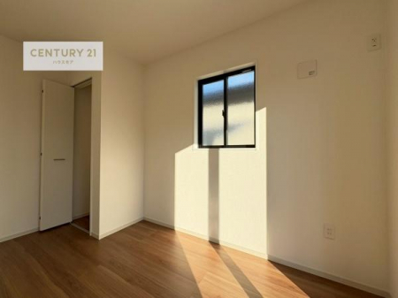 �q�������@���[�X�y�[�X���������Ă���A�ߗނ₨������A�w�p�i�Ȃǂ��������萮���ł��܂��B���������L���g���邽�߁A���K�Ő������Z��Ԃ��������܂��B