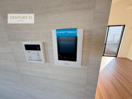 ���̑��@TV���j�^�[�t���C���^�[�z���ł��q�l�̂�����Ԓ��Ȃǂ����S�ł��ˁB
�{�^���ЂƂł����C�̏������ƂƂ̂��I�I�[�g�o�X���B