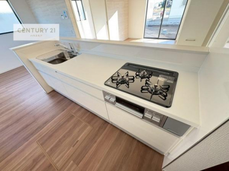 �L�b�`���@��l�C�̑Ζʎ��V�X�e���L�b�`�����̗p���Ă��܂��I���Ƒ��̃R�~���j�P�[�V���������R�Ƒ�����݌v�ł��B
���q�l�ɂ��ڂ��͂��̂Ŋ������ł��ˁB�L�X�g���ĉ��K�ɍ�Ƃ��i�݂܂��B