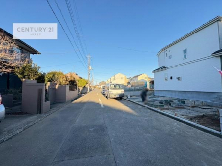 ���̑����n�@�O�ʓ��H��6���I�z����ǍD�ȗ��n�ł��B
�Ԍɓ��ꂪ���ȕ������S�ł��ˁB