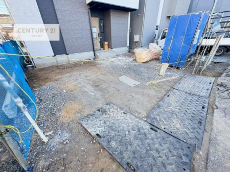 ���ԏ�@���ԃX�y�[�X��2�䕪����܂��I�Z�J���h�J�[�͂������A�o�C�N�⎩�]�ԂȂǂ��u���ꏊ�ɍ���܂���B