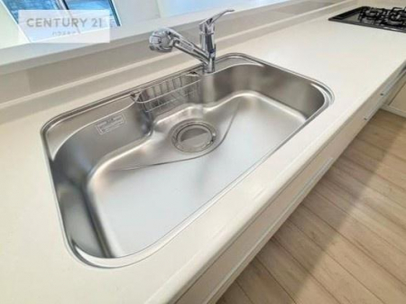 ���d�l�ʐ^(�L�b�`���j�@��l�C�̑Ζʎ��V�X�e���L�b�`�����̗p���Ă��܂��I���Ƒ��̃R�~���j�P�[�V���������R�Ƒ�����݌v�ł��B
���q�l�ɂ��ڂ��͂��̂Ŋ������ł��ˁB���[�͂�����܂��I�y���d�l�ʐ^�z/�y���n�̔���J�Ò��z