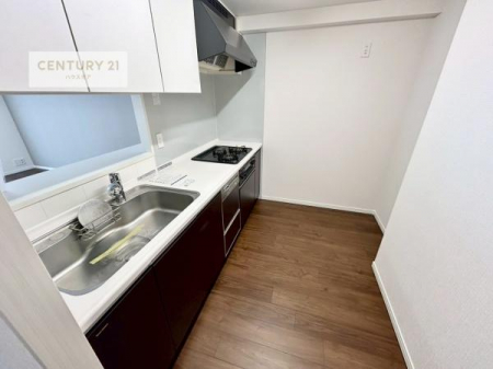 �L�b�`���@��l�C�̑Ζʎ��V�X�e���L�b�`�����̗p���Ă��܂��I���Ƒ��̃R�~���j�P�[�V���������R�Ƒ�����݌v�ł��B
���q�l�ɂ��ڂ��͂��̂Ŋ������ł��ˁB�L�X�g���ĉ��K�ɍ�Ƃ��i�݂܂��B