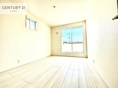 �m���@�o���R�j�[�ɖʂ����������̂��߁A���邢���R���������Ղ�ƍ������݁A�J�����̂����Ԃ��L����܂��B�����J����ΐS�n�悢�����ʂ蔲���A�G�߂������Ȃ�����K�ɂ��߂������������܂��B