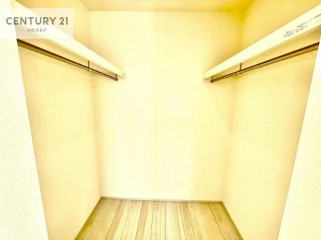 ���[�@�E�H�[�N�C���N���[�[�b�g�t���ł��B��������̂��m���Ȃǂ����[���Ă��������ł��ˁI���ɂ���@�������ȂǋG�ߕ��̑傫�ȉƓd�����[�ł��܂��B