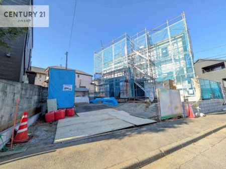 ���ԏ�@���ԃX�y�[�X��2�䕪����܂��I�Z�J���h�J�[�͂������A�o�C�N�⎩�]�ԂȂǂ��u���ꏊ�ɍ���܂���B
�y���n�̔���J�Ò��z