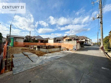 ���̑����n�@�O�ʓ��H��5���I�z����ǍD�ȗ��n�ł��B
�Ԍɓ��ꂪ���ȕ������S�ł��ˁB