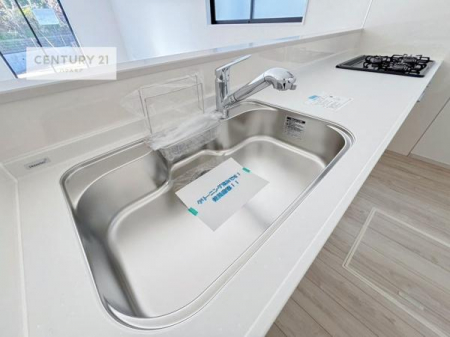 ���d�l�ʐ^(�L�b�`���j�@��l�C�̑Ζʎ��V�X�e���L�b�`�����̗p���Ă��܂��I���Ƒ��̃R�~���j�P�[�V���������R�Ƒ�����݌v�ł��B
���q�l�ɂ��ڂ��͂��̂Ŋ������ł��ˁB���[�͂�����܂��I�i���d�l�j