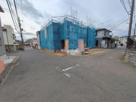 ���̑����n�@�O�ʓ��H��4���I�z����ǍD�ȗ��n�ł��B
�Ԍɓ��ꂪ���ȕ������S�ł��ˁB