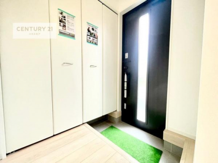 ���ց@�V���[�Y�{�b�N�X�t���Ȃ̂ŁA���ւ��Еt�����|�������₷���ł��I
�X�b�L���������ւŌ˂��J�����u�ԁA�������̂���S�n������Ԃ��o�}���Ă���܂��B
