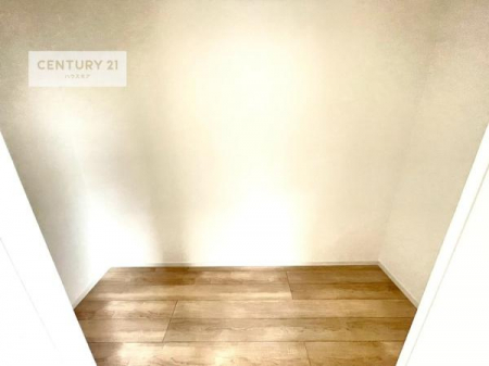 ���[�@�E�H�[�N�C���N���[�[�b�g�t���ł��B��������̂��m���Ȃǂ����[���Ă��������ł��ˁI���ɂ���@�������ȂǋG�ߕ��̑傫�ȉƓd�����[�ł��܂��B