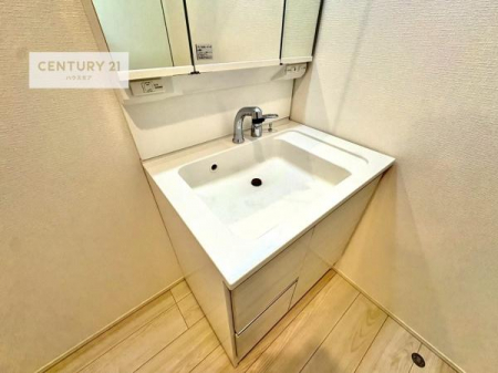 ���ʑ�E���ʏ��@�[�����ʑ�{�E���́A�������˂ɂ����̂ł�����ꂪ�y�X�I���������ۂĂ܂��I
�L���C�Ȑ��ʏ��Ŏ��������̃��`�x�[�V�������オ��܂��ˁI