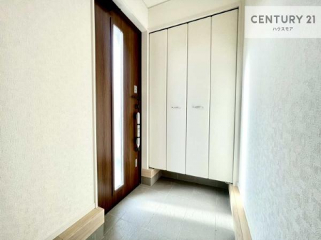 ���ց@�V���[�Y�{�b�N�X�t���Ȃ̂ŁA���ւ��Еt�����|�������₷���ł��I
�X�b�L���������ւŌ˂��J�����u�ԁA�������̂���S�n������Ԃ��o�}���Ă���܂��B