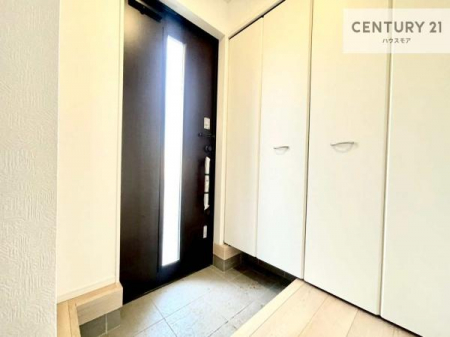 ���ց@�V���[�Y�{�b�N�X�t���Ȃ̂ŁA���ւ��Еt�����|�������₷���ł��I
�X�b�L���������ւŌ˂��J�����u�ԁA�������̂���S�n������Ԃ��o�}���Ă���܂��B
