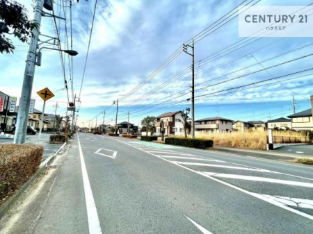 ���̑����n�@�O�ʓ��H��21���I�z����ǍD�ȗ��n�ł��B
�Ԍɓ��ꂪ���ȕ������S�ł��ˁB