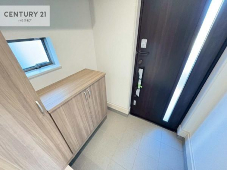 ���ց@�V���[�Y�{�b�N�X�t���Ȃ̂ŁA���ւ��Еt�����|�������₷���ł��I
�X�b�L���������ւŌ˂��J�����u�ԁA�������̂���S�n������Ԃ��o�}���Ă���܂��B
