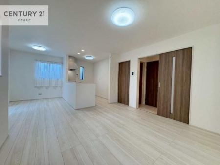 ���r���O�@�S�n�ǂ����r���O�͉Ƒ������R�ƏW�܂�܂��B�Ƒ��c�R�̎��Ԃ����������ł��B���Ƒ��ƁA����w�[���������Ԃ��߂��������ł��ˁB