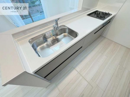 �L�b�`���@��l�C�̑Ζʎ��V�X�e���L�b�`�����̗p���Ă��܂��I���Ƒ��̃R�~���j�P�[�V���������R�Ƒ�����݌v�ł��B
���q�l�ɂ��ڂ��͂��̂Ŋ������ł��ˁB�L�X�g���ĉ��K�ɍ�Ƃ��i�݂܂��B