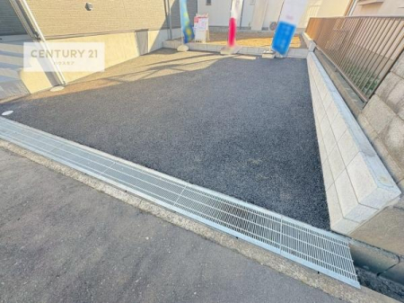 ���ԏ�@���ԃX�y�[�X��2�䕪����܂��I�Z�J���h�J�[�͂������A�o�C�N�⎩�]�ԂȂǂ��u���ꏊ�ɍ���܂���B