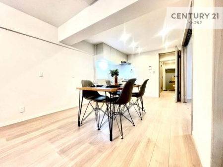 ���r���O�@�D�����z���܂肪���r���O����ł���ċ��S�n�̗ǂ���Ԃ����o���Ă���܂��I
���R�ƉƑ����W����b��������S�n�悢��ԁI