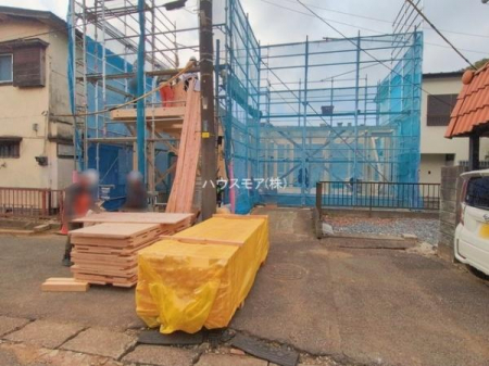 ���ԏ�@�r���g�C���K���[�W�̒��ԏ�́A�J�╗����Ԃ�����Ă����̂ő�؂ɊǗ����ł���̂ň��S�I
