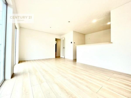 ���r���O�@�D�����z���܂肪���r���O����ł���ċ��S�n�̗ǂ���Ԃ����o���Ă���܂��I
���났�̎��Ԃ��߂����܂��I