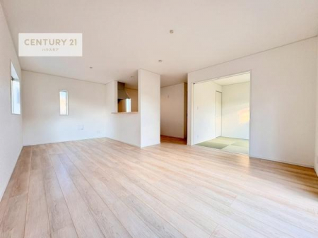 ���r���O�@�S�n�ǂ����r���O�͉Ƒ������R�ƏW�܂�܂��B�Ƒ��c�R�̎��Ԃ����������ł��B���Ƒ��ƁA����w�[���������Ԃ��߂��������ł��ˁB���邭�J���I�ȋ�Ԃł��B
