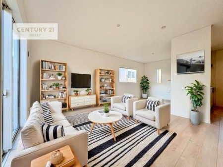 ���r���O�@�Ƌ��CG�p�[�X�ł��B��؂ȉƑ����W�܂邩�炱��LDK�ɂ͂�����肽���B
�q�����������C�ɏ΂��Ȃ��瑖�����Ă���p�����������u�L���Ƃɂ��ėǂ������v�Ǝv���u�Ԃł��B