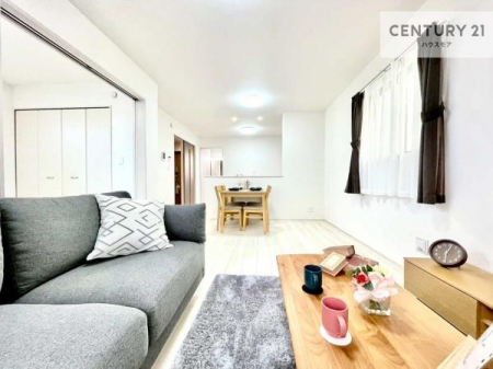 ���r���O�@��؂ȉƑ����W�܂邩�炱��LDK�ɂ͂�����肽���B
�q�����������C�ɏ΂��Ȃ��瑖�����Ă���p�����������u�L���Ƃɂ��ėǂ������v�Ǝv���u�Ԃł��B�y���n�̔���J�Ò��z