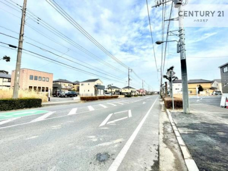 ���̑����n�@�O�ʓ��H��21���I�z����ǍD�ȗ��n�ł��B
�Ԍɓ��ꂪ���ȕ������S�ł��ˁB