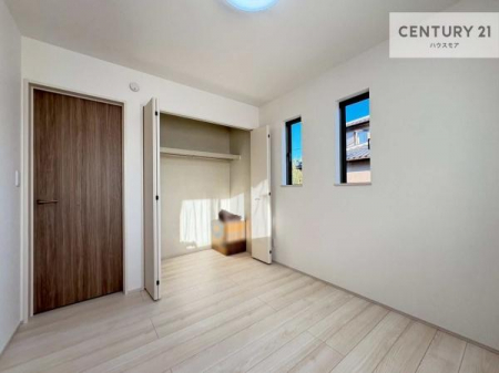 ���r���O�ȊO�̋����@���r���O�Ɨאڂ����m���ł��I�Ǝ��̋x�e�X�y�[�X��L�b�Y�X�y�[�X�Ƃ��Ċ��p����̂��悳�����ł��ˁI
���[���t���Ă��܂��I