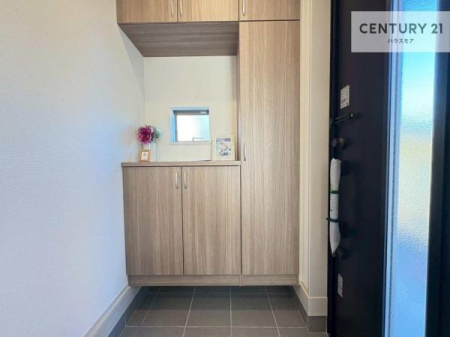 ���ց@�V���[�Y�{�b�N�X�t���Ȃ̂ŁA���ւ��Еt�����|�������₷���ł��I
�X�b�L���������ւŌ˂��J�����u�ԁA�������̂���S�n������Ԃ��o�}���Ă���܂��B
