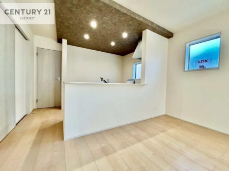 ���r���O�@�S�n�ǂ����r���O�͉Ƒ������R�ƏW�܂�܂��B�Ƒ��c�R�̎��Ԃ����������ł��B���Ƒ��ƁA����w�[���������Ԃ��߂��������ł��ˁB