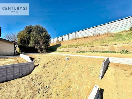 ���ԏ�@���ԃX�y�[�X��2�䕪����܂��I�Z�J���h�J�[�͂������A�o�C�N�⎩�]�ԂȂǂ��u���ꏊ�ɍ���܂���B