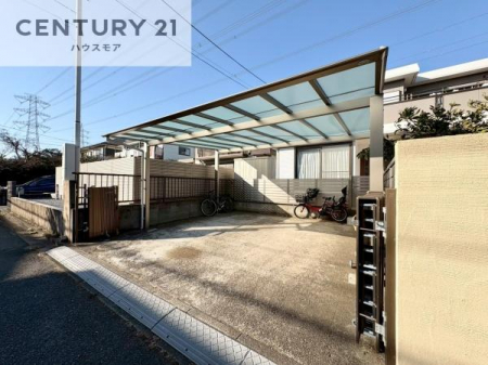 ���ԏ�@���ԃX�y�[�X��2�䕪����܂��I
�J�[�|�[�g�t���ł��̂ő�؂Ȃ��Ԃ��J��Ⴉ����܂��I�~�������~��ɂ����̂͊������ł��ˁI