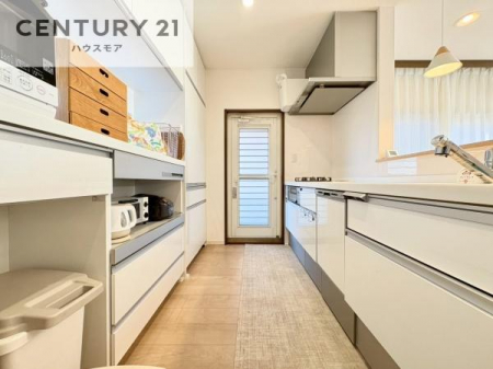 �L�b�`���@������t���ŁA�S�~�o����ו��̔������X���[�Y�B�Ǝ������̗ǂ����������L�b�`���ł��B