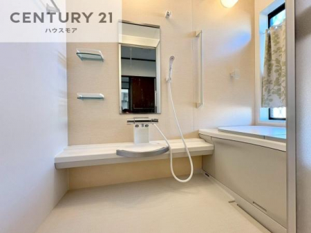 �����@������Ƃ����������̂���o�X���[���I���K�ȃo�X�^�C��������܂��I
1���̔�����������Ɩ����Ă����f�G�ȃ����N�[�[�V������ԂɂȂ肻���ł��ˁB