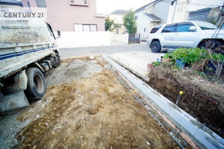 ���ԏ�@���ԃX�y�[�X��2�䕪����܂��I�Z�J���h�J�[�͂������A�o�C�N�⎩�]�ԂȂǂ��u���ꏊ�ɍ���܂���B