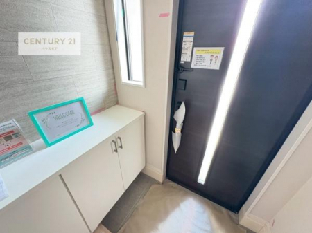 ���ց@�V���[�Y�{�b�N�X�t���Ȃ̂ŁA���ւ��Еt�����|�������₷���ł��I
�X�b�L���������ւŌ˂��J�����u�ԁA�������̂���S�n������Ԃ��o�}���Ă���܂��B

