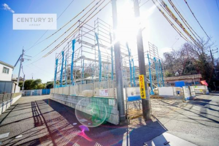 ���̑����n�@�O�ʓ��H�͓쐼��4���I�z����ǍD�ȗ��n�ł��B
�Ԍɓ��ꂪ���ȕ������S�ł��ˁB