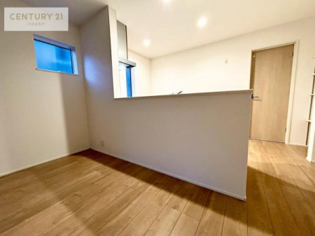 ���r���O�@���r���O�S�̂����n����ΖʃL�b�`���Ȃ̂ŁA���q�l�̗l�q�������Ȃ����Ƃ��ł���q��Ă����₷�����S�ȊԎ�ł��I