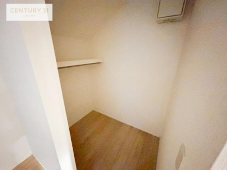 ���[�@�E�H�[�N�C���N���[�[�b�g�t���ł��B��������̂��m���Ȃǂ����[���Ă��������ł��ˁI���ɂ���@�������ȂǋG�ߕ��̑傫�ȉƓd�����[�ł��܂��B