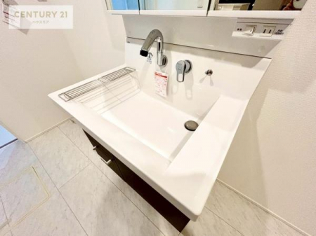 ���ʑ�E���ʏ��@�[�����ʑ�{�E���́A�������˂ɂ����̂ł�����ꂪ�y�X�I���������ۂĂ܂��I
�L���C�Ȑ��ʏ��Ŏ��������̃��`�x�[�V�������オ��܂��ˁI