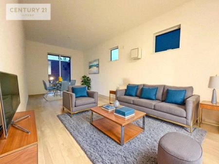 ���r���O�@�Ƌ��CG�p�[�X�ł��B�J�����̂���L�XLDK�I�\�t�@�[��_�C�j���O�e�[�u����u���Ă������ɂȂ�Ȃ��̂ŉ��K�ɉ߂����܂��I�R�~���j�P�[�V���������₷�����r���O�ł��I