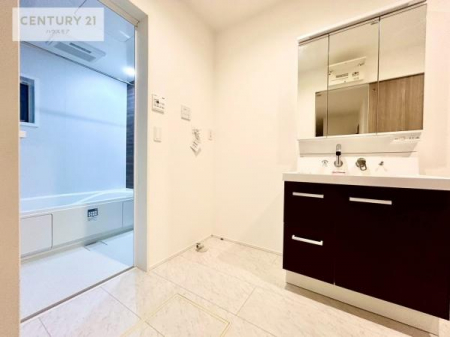 ���ʑ�E���ʏ��@�O�ʋ��d�l�̐��ʏ��́A�g�����Ȃ݂����₷������I���͎��[�ɂȂ��Ă��܂��B�h���C���[�₨���ϓ����Еt������̂Ő��ʑ������X�b�L���ƌ����邱�Ƃ��o���܂��I