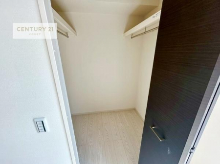 ���[�@�E�H�[�N�C���N���[�[�b�g�t���ł��B��������̂��m���Ȃǂ����[���Ă��������ł��ˁI���ɂ���@�������ȂǋG�ߕ��̑傫�ȉƓd�����[�ł��܂��B