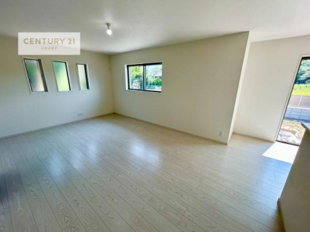 ���r���O�@�D�����z���܂肪�_�C�j���O�L�b�`������ł���ċ��S�n�̗ǂ���Ԃ����o���Ă���܂��I
���R�ƉƑ����W����b��������S�n�悢��ԁI