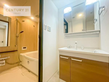 ���ʑ�E���ʏ��@�O�ʋ��d�l�̐��ʏ��́A�g�����Ȃ݂����₷������I���͎��[�ɂȂ��Ă��܂��B�h���C���[�₨���ϓ����Еt������̂Ő��ʑ������X�b�L���ƌ����邱�Ƃ��o���܂��I